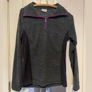 *SOLD* columbia zip pull over